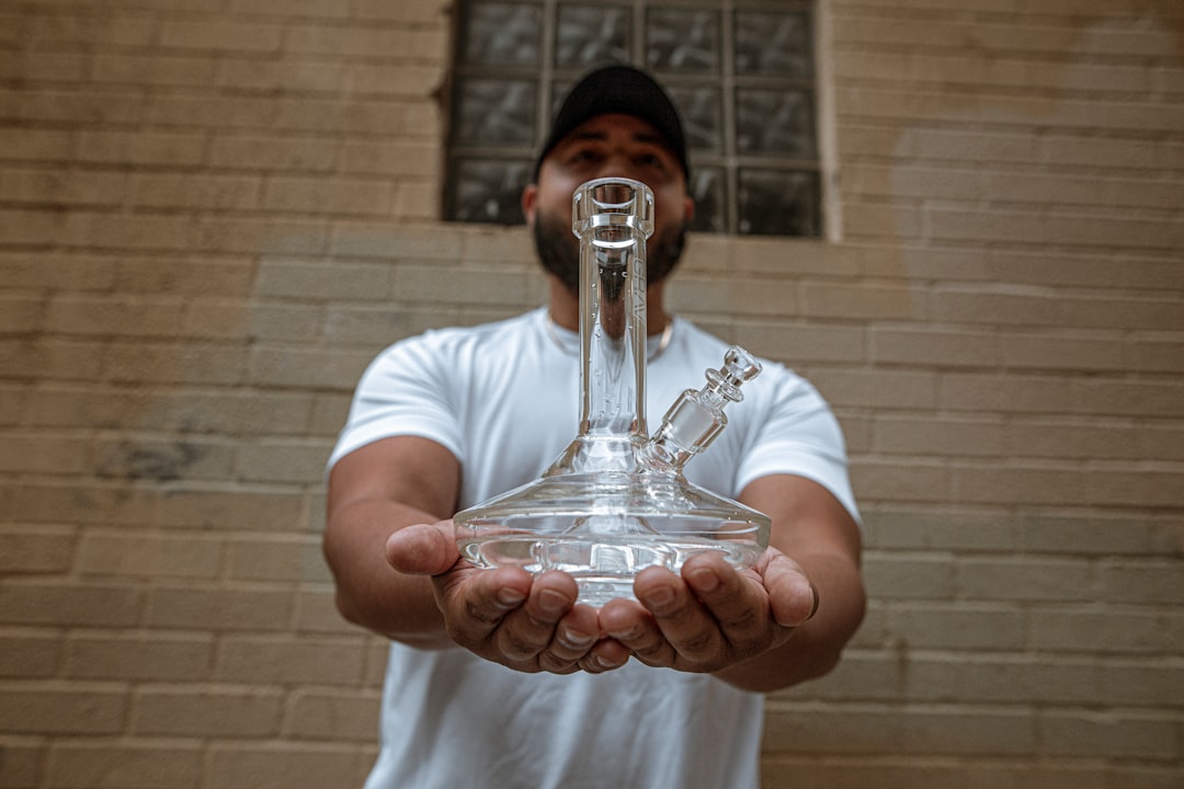 How to Clean Bong Accessories: Pro Tips for Every Session