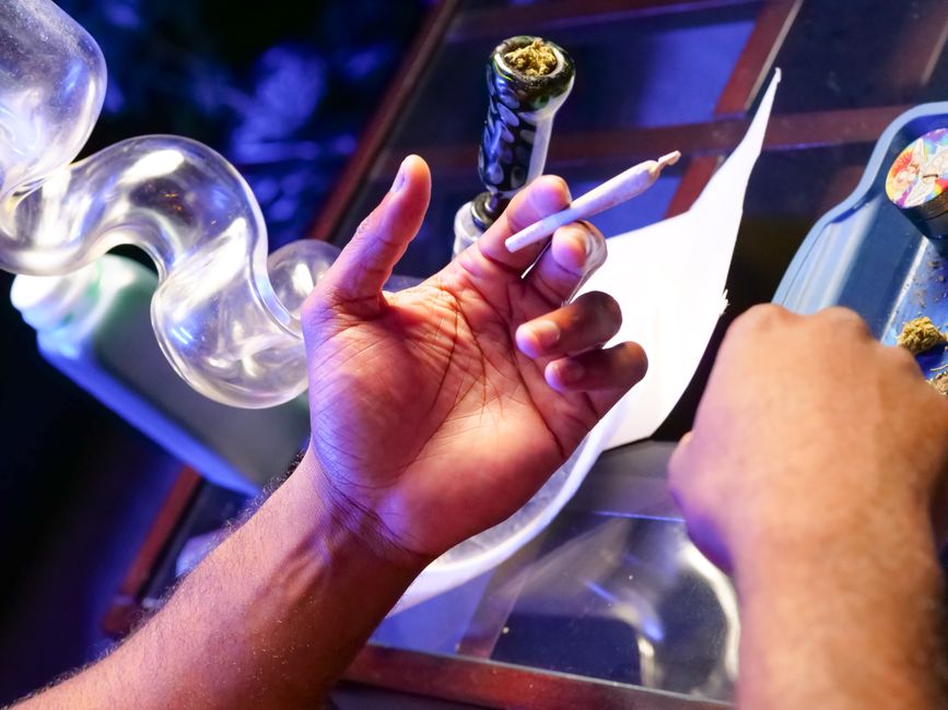 14mm vs 18mm Bong Joints: Which Size Should You Get?